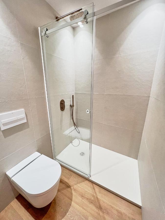 Large Double Room,1466276630:JPEG
