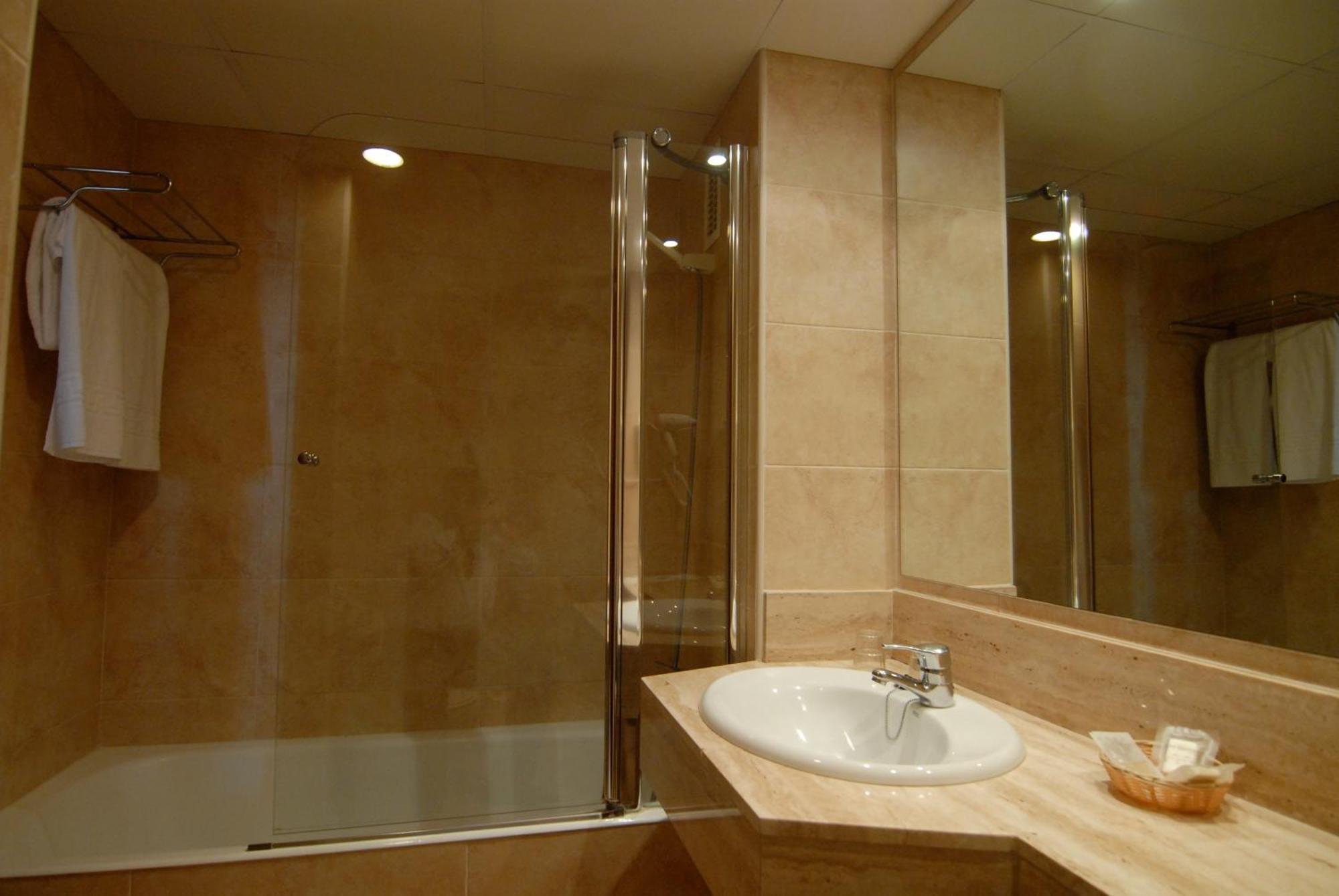 Triple Room,1770459181:JPEG